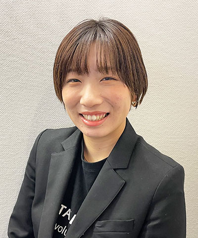 スタイリスト 岩永 彩佳