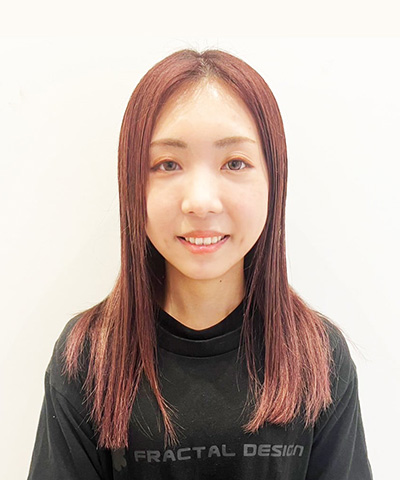 フロアアシスタント 末次 愛